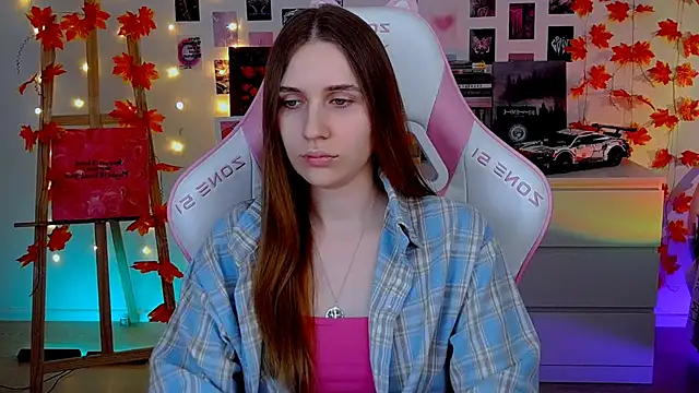 Snapshot of AliceCharmy chatting on November 17, 2025, 8:09 am AliceCharmy online show from November 17, 2025, 8:09 am