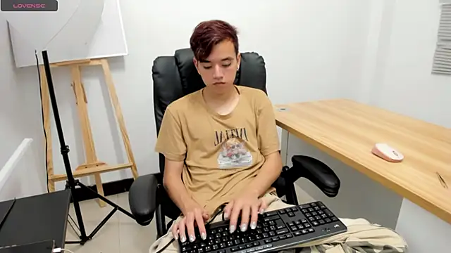 bunny maxi online show from October 30, 2025, 12:50 pm