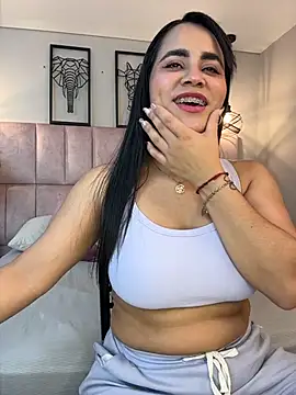 Brenda Garcia online show from November 26, 2025, 12:17 pm