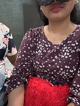 Snapshot of Magical-Couple-telugu chatting on October 7, 2025, 12:46 pm Magical-Couple-telugu online show from October 7, 2025, 12:46 pm