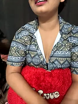 Snapshot of Magical-Couple-telugu chatting on October 10, 2025, 6:45 am Magical-Couple-telugu online show from October 10, 2025, 6:45 am