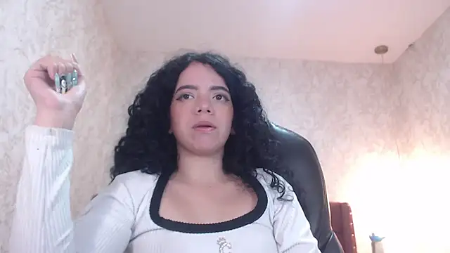 EmmaCowperr online show from January 5, 2025, 9:05 am