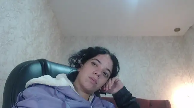 EmmaCowperr online show from January 15, 2025, 10:38 am