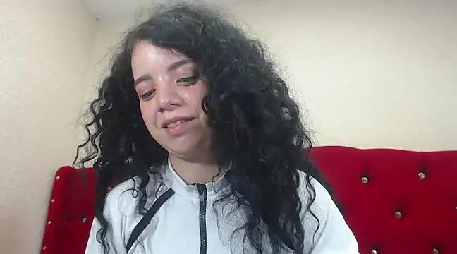 EmmaCowperr online show from February 5, 2025, 9:40 pm