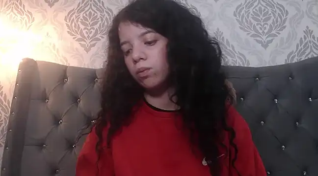 EmmaCowperr online show from February 25, 2025, 4:21 pm