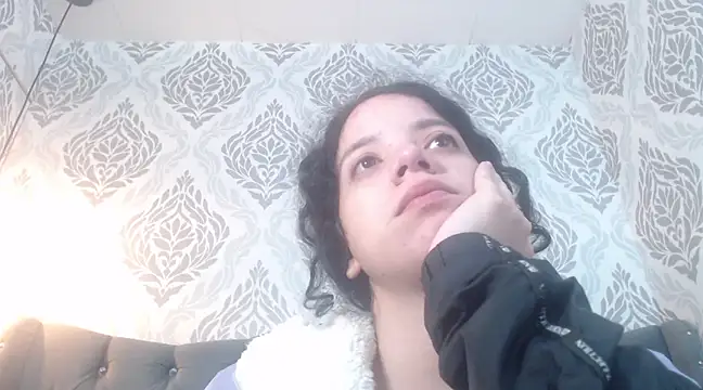 EmmaCowperr online show from March 19, 2025, 12:12 pm