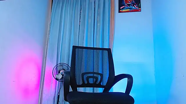 Snapshot of DanteSantoro chatting on February 6, 2026, 4:43 pm DanteSantoro online show from February 6, 2026, 4:43 pm