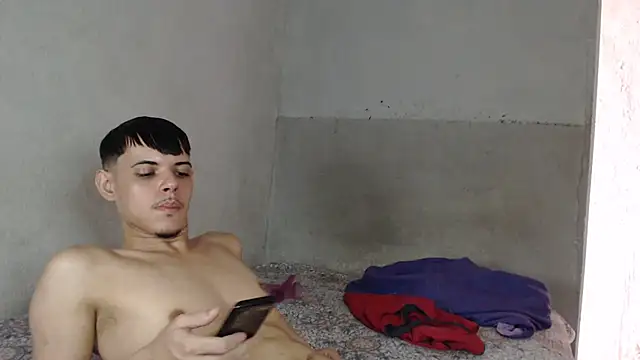 MicaelRian69 online show from October 28, 2025, 6:32 pm