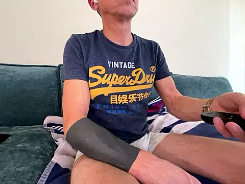 mouser21212 online show from January 12, 2026, 9:42 pm