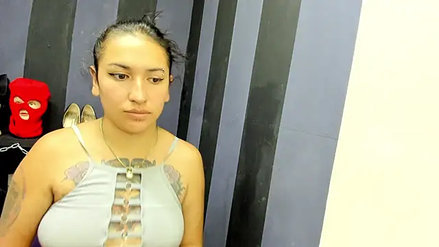 Snapshot of LucyStrike_ chatting on January 29, 2025, 3:12 am LucyStrike online show from January 29, 2025, 3:12 am