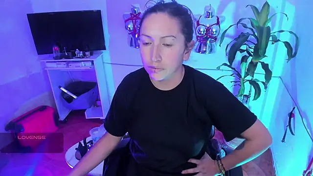 LucyStrike  online show from June 2, 2026, 1:40 am