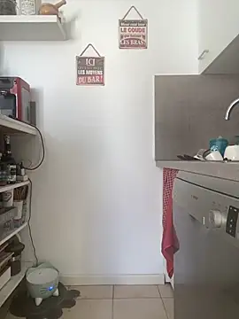 Luccreccia  online show from November 16, 2025, 10:21 am