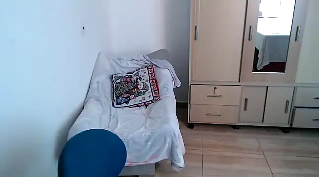 lilisa777 online show from March 9, 2025, 9:25 pm