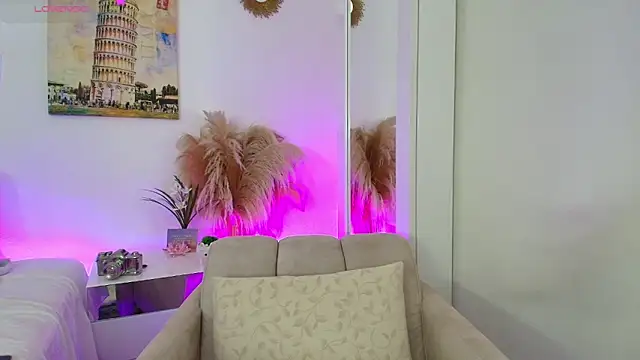 Ashleyjenner  online show from November 10, 2025, 1:04 am