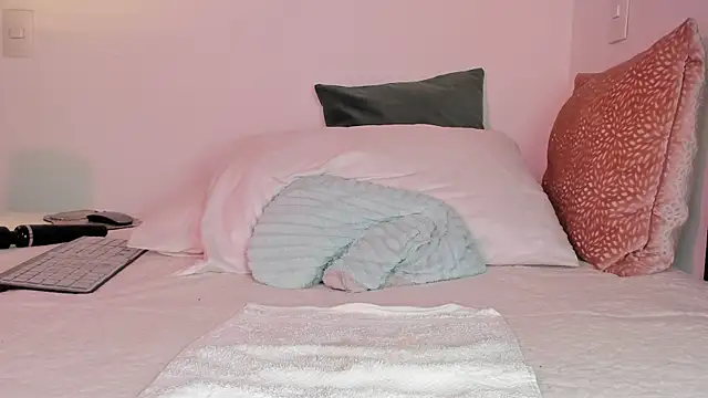 Snapshot of alyjonesoficiall chatting on December 23, 2024, 9:51 pm alyjonesoficiall online show from December 23, 2024, 9:51 pm