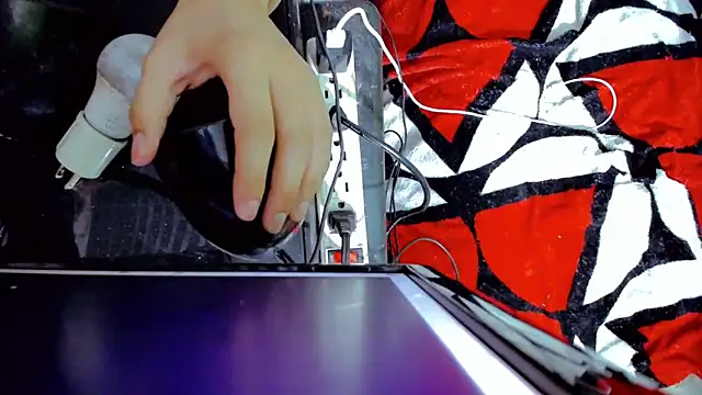 tayiro r online show from October 22, 2025, 11:15 pm