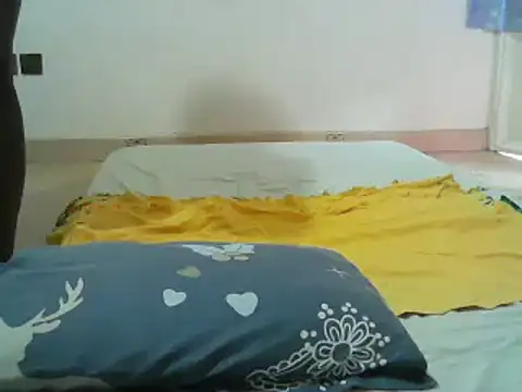 Snapshot of princess-cutie12 chatting on February 26, 2025, 9:42 am princess-cutie12 online show from February 26, 2025, 9:42 am