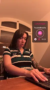 emiliasommer online show from October 2, 2025, 7:54 pm