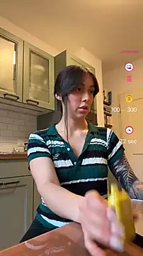 emiliasommer online show from October 6, 2025, 4:15 pm