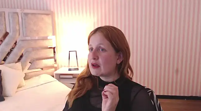 ViioletaMora online show from February 7, 2025, 11:45 pm