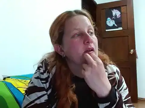 ViioletaMora online show from November 18, 2025, 4:06 am