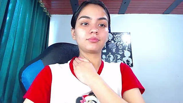 Snapshot of Ariel_Zeo1 chatting on December 18, 2024, 7:41 pm Ariel Zeo1 online show from December 18, 2024, 7:41 pm
