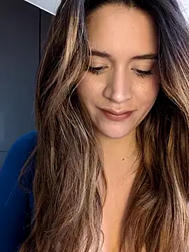 maliciaworld online show from December 16, 2025, 6:13 pm