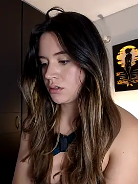 maliciaworld online show from April 27, 2026, 9:35 pm