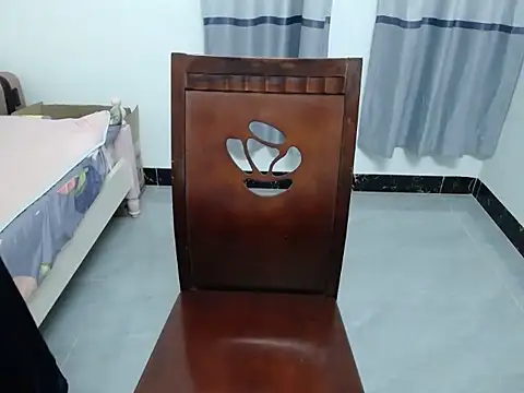 xiaoxuer online show from October 29, 2025, 3:42 am