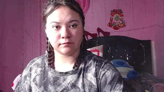 Snapshot of NikkiRous_ chatting on February 17, 2025, 12:48 pm NikkiRous online show from February 17, 2025, 12:48 pm