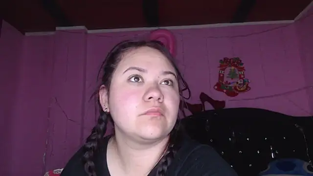 Snapshot of NikkiRous_ chatting on March 21, 2025, 1:23 pm NikkiRous online show from March 21, 2025, 1:23 pm