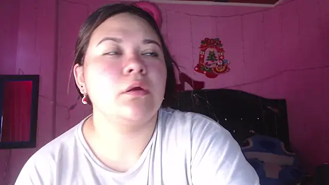 Snapshot of NikkiRous_ chatting on September 15, 2025, 12:38 pm NikkiRous online show from September 15, 2025, 12:38 pm
