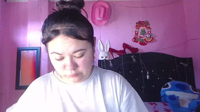 Snapshot of NikkiRous_ chatting on September 16, 2025, 12:39 pm NikkiRous online show from September 16, 2025, 12:39 pm