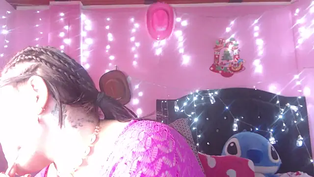 NikkiRous  online show from November 13, 2025, 2:38 pm