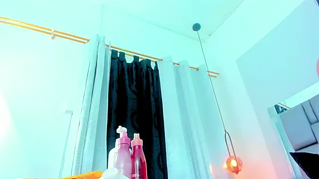 Emily Gil1 online show from January 11, 2025, 4:36 pm