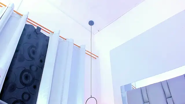 Emily Gil1 online show from February 6, 2025, 4:47 pm