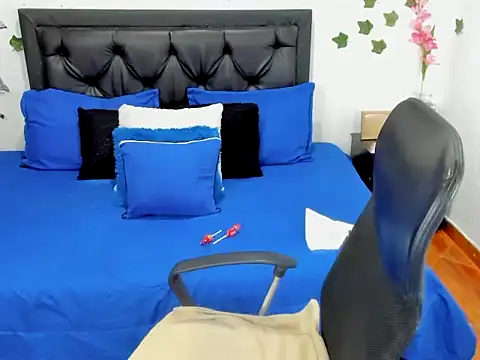 Snapshot of Violeta_stilll chatting on October 6, 2025, 6:38 pm Violeta stilll online show from October 6, 2025, 6:38 pm