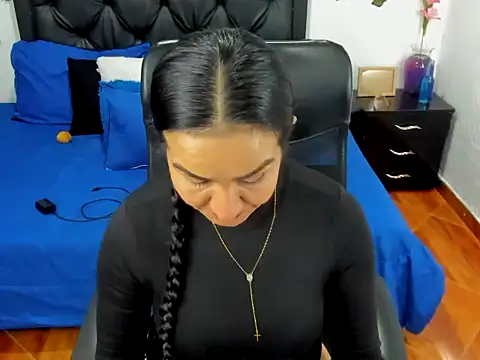 Snapshot of Violeta_stilll chatting on October 21, 2025, 6:52 pm Violeta stilll online show from October 21, 2025, 6:52 pm