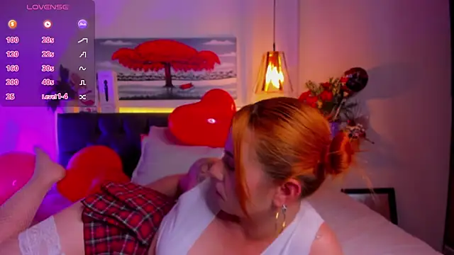 Snapshot of Dulce_charlottee chatting on February 15, 2025, 5:07 pm Dulce charlottee online show from February 15, 2025, 5:07 pm