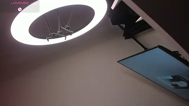 Snapshot of evaevanscute chatting on September 30, 2025, 10:48 pm evaevanscute online show from September 30, 2025, 10:48 pm