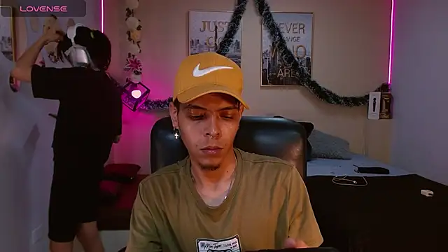 KokoAndRin online show from December 16, 2024, 6:27 pm