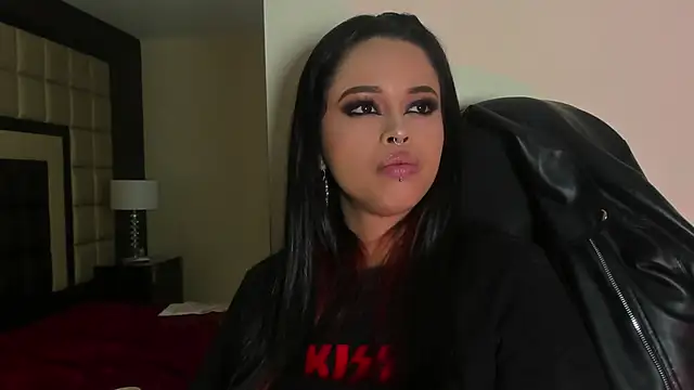 EvaaFoxxy1 online show from January 8, 2025, 3:17 pm