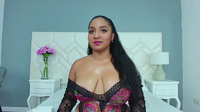 Snapshot of KateVenegas chatting on December 19, 2024, 8:44 pm KateVenegas online show from December 19, 2024, 8:44 pm