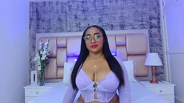 Snapshot of KateVenegas chatting on January 17, 2025, 3:00 pm KateVenegas online show from January 17, 2025, 3:00 pm