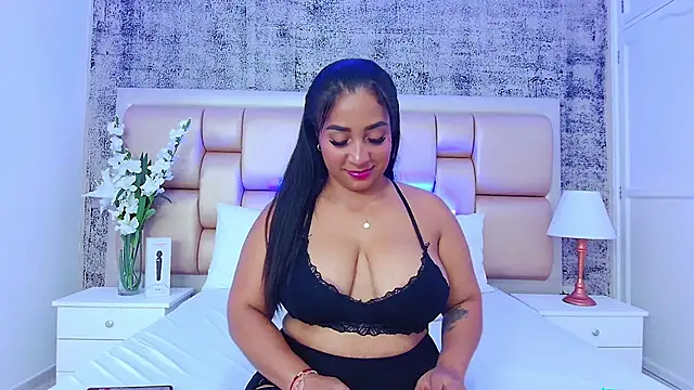 Snapshot of KateVenegas chatting on January 24, 2025, 8:00 pm KateVenegas online show from January 24, 2025, 8:00 pm