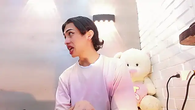 Daniela Pink  online show from October 17, 2025, 8:00 pm