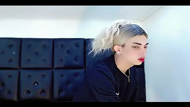 Daniela Pink  online show from March 1, 2026, 8:11 pm