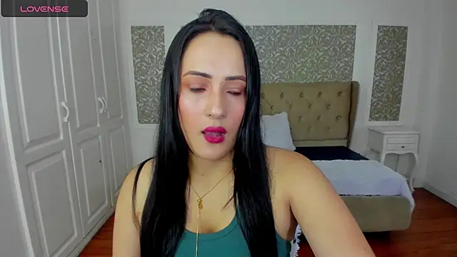 Snapshot of KimWessel_ chatting on April 28, 2026, 6:24 pm KimWessel online show from April 28, 2026, 6:24 pm
