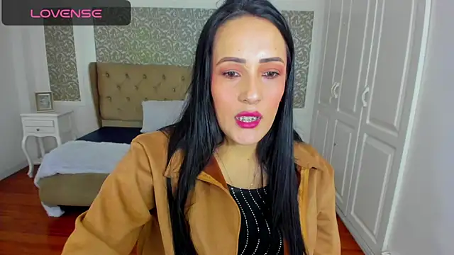 Snapshot of KimWessel_ chatting on May 8, 2026, 7:19 pm KimWessel online show from May 8, 2026, 7:19 pm