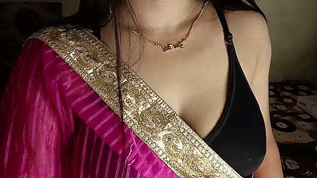 shuhana  online show from October 3, 2025, 4:37 pm